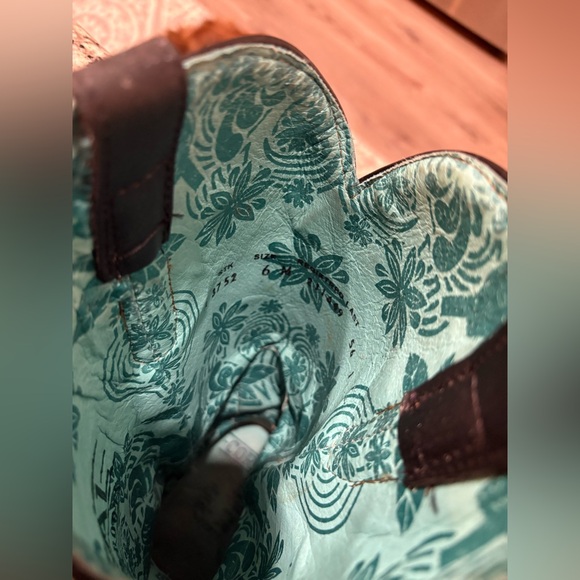 Woman’s Corral cowboy boots - Picture 6 of 9
